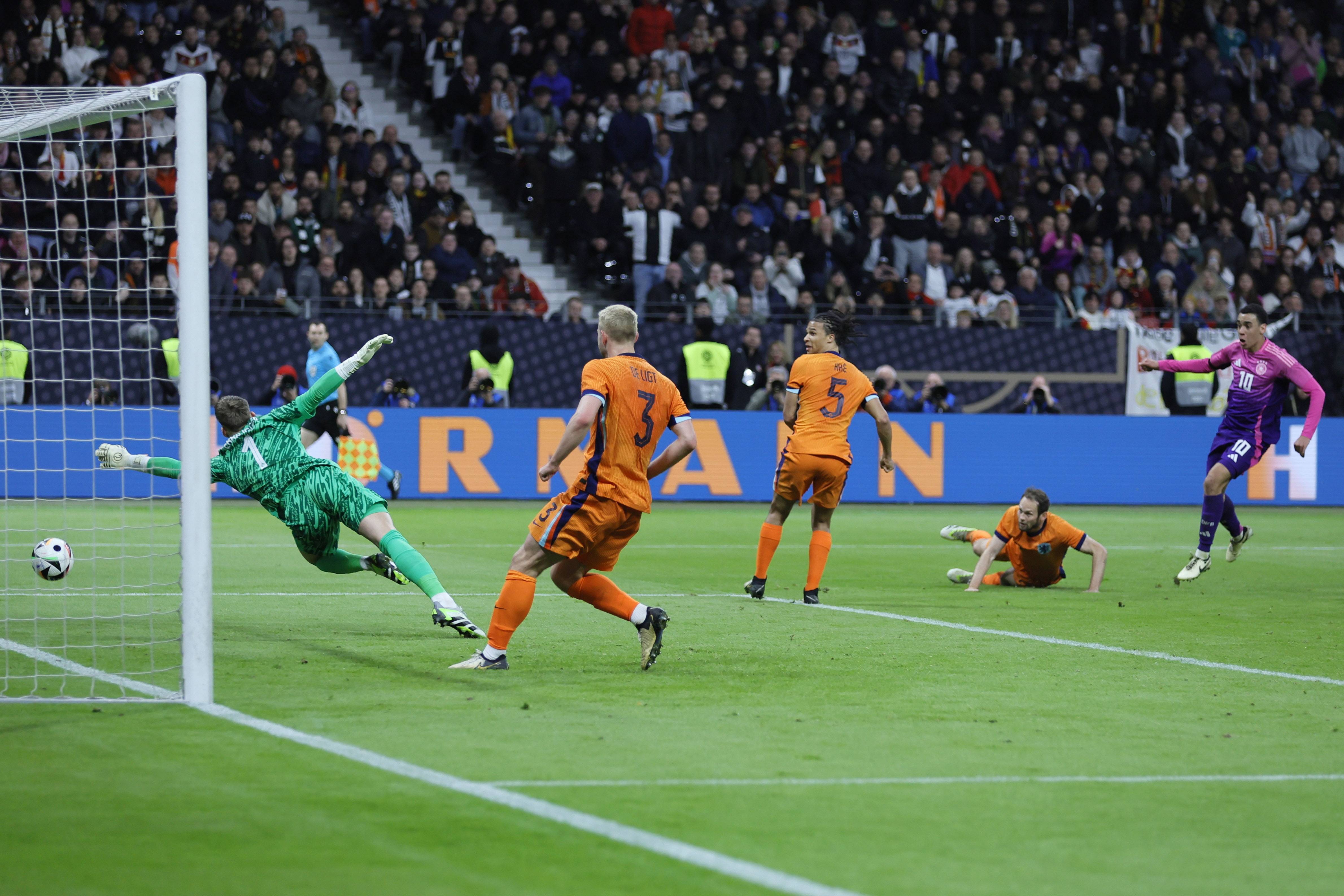 较量即将展 较量即将展